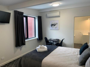 Hotels in Longford
